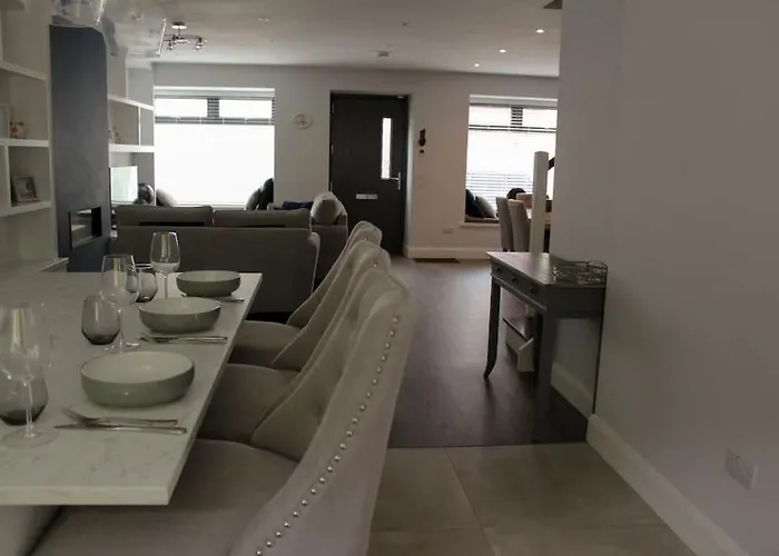 New Street - Holiday home *